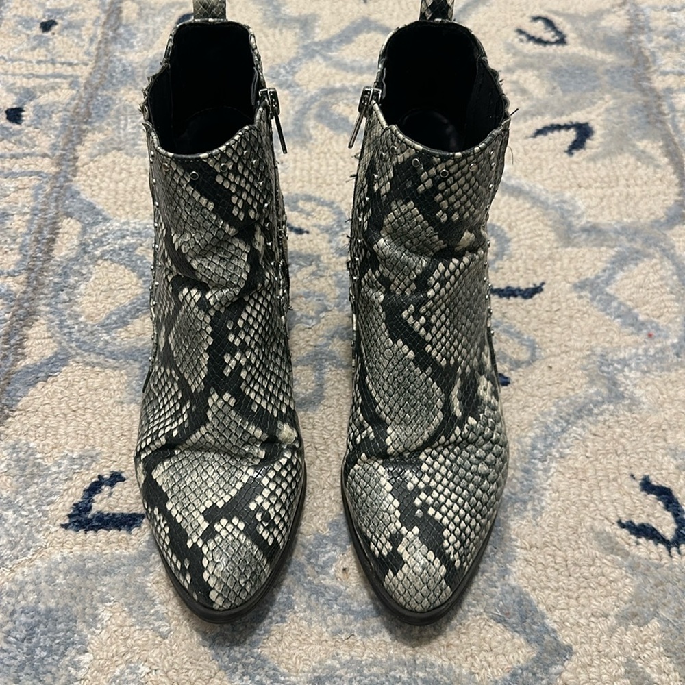 Circus By Sam Edelman Grey and Black Booties